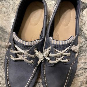 Womens Sperry Songfish Navy boat shoes - size 7